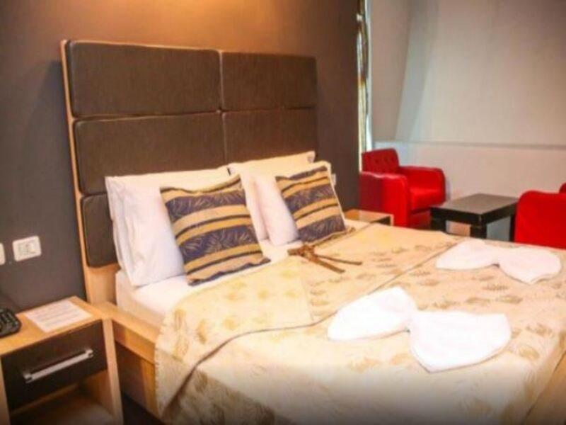 Hotel Vila Aeroport Rinas Kültér fotó