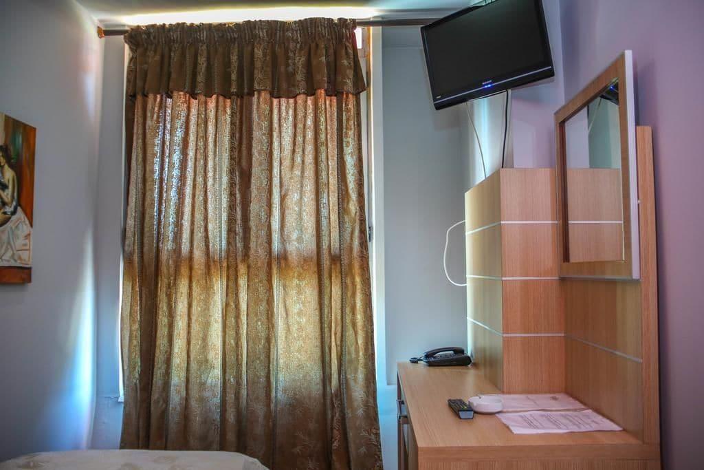 Hotel Vila Aeroport Rinas Kültér fotó
