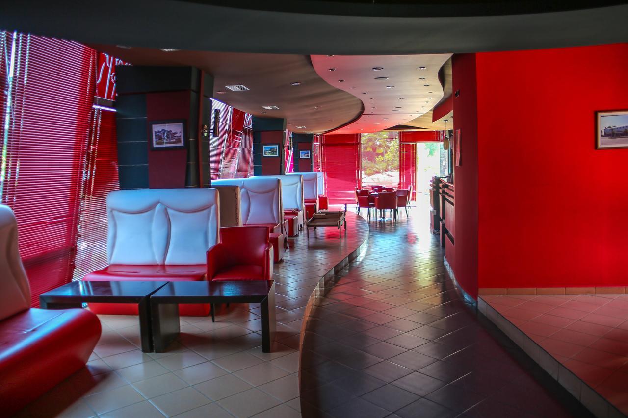 Hotel Vila Aeroport Rinas Kültér fotó