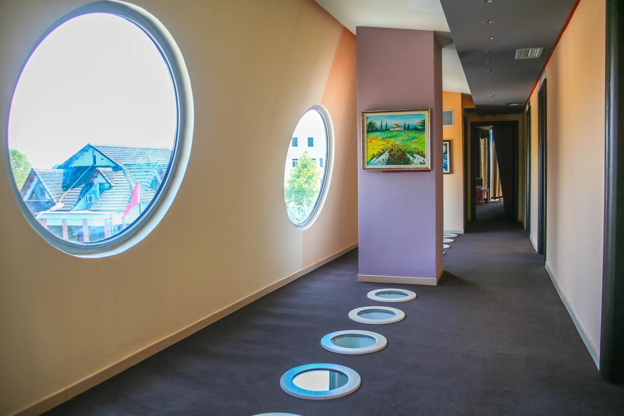 Hotel Vila Aeroport Rinas Kültér fotó