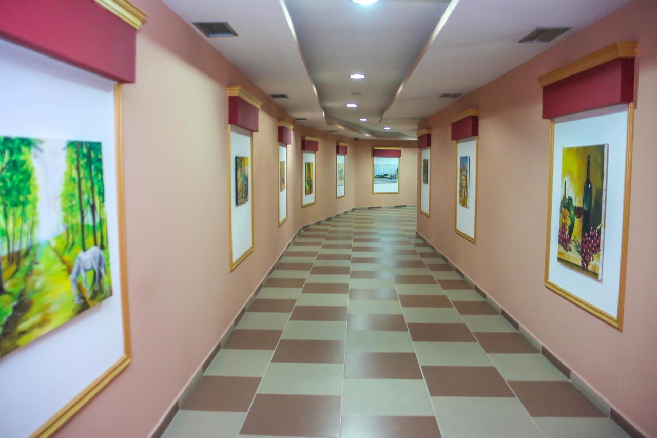 Hotel Vila Aeroport Rinas Kültér fotó