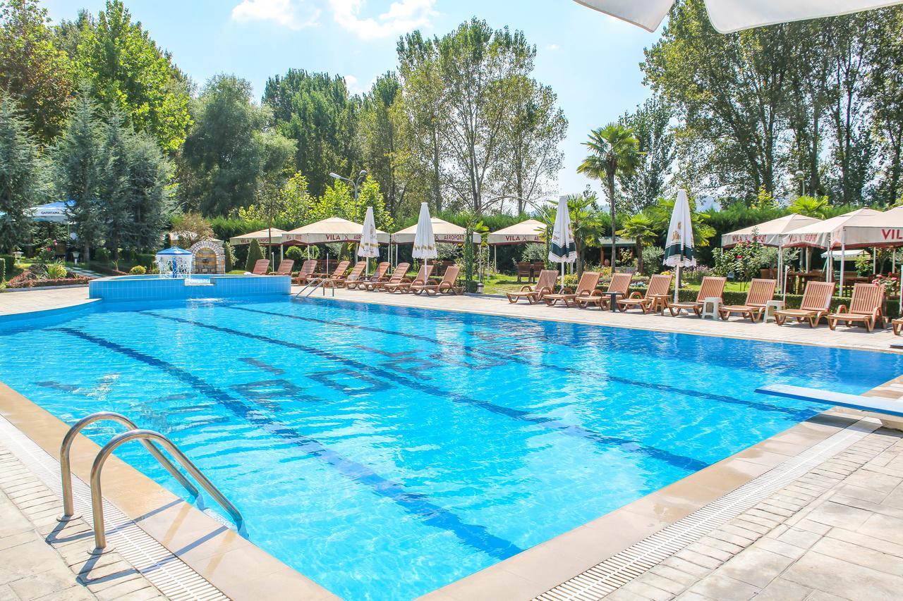 Hotel Vila Aeroport Rinas Kültér fotó