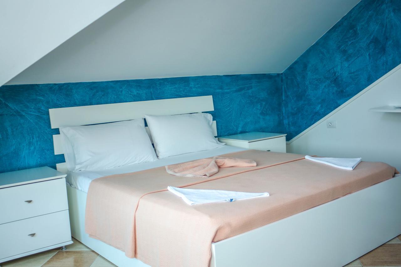Hotel Vila Aeroport Rinas Kültér fotó