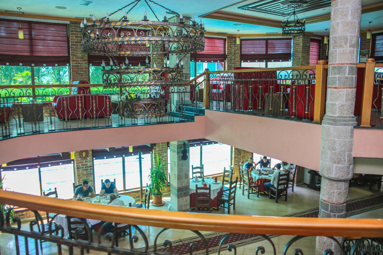 Hotel Vila Aeroport Rinas Kültér fotó
