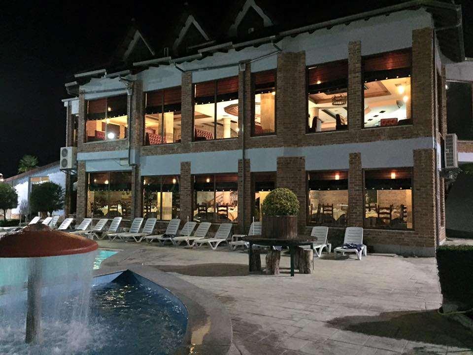 Hotel Vila Aeroport Rinas Kültér fotó